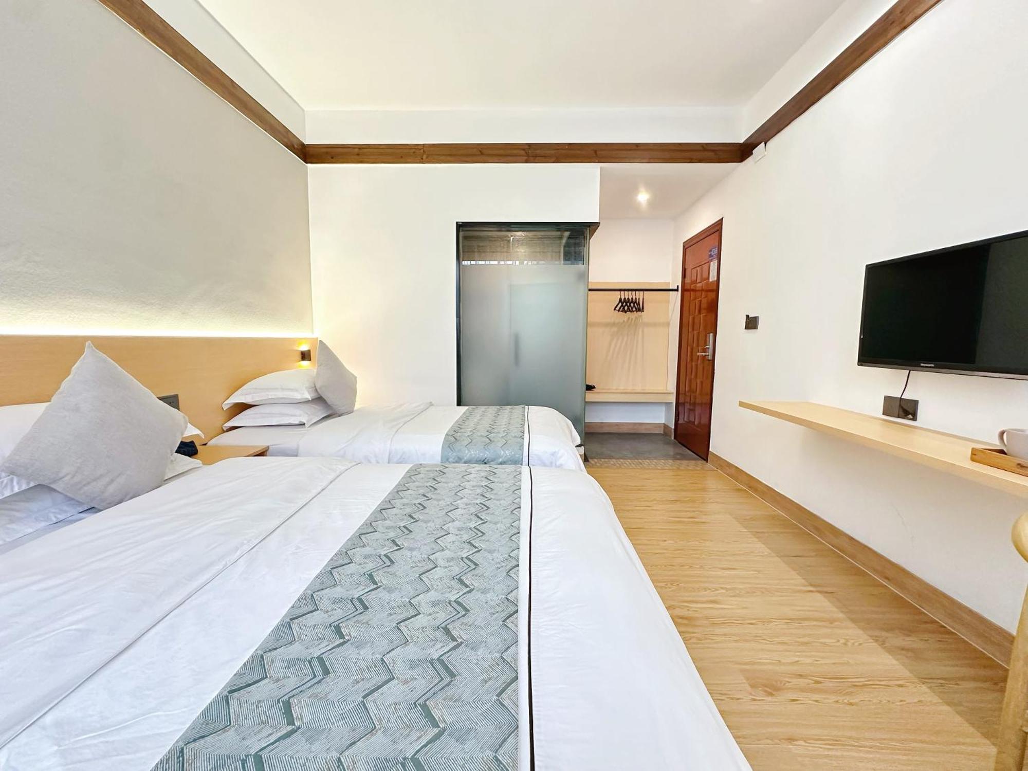 Hemu House 호텔 펑황 외부 사진